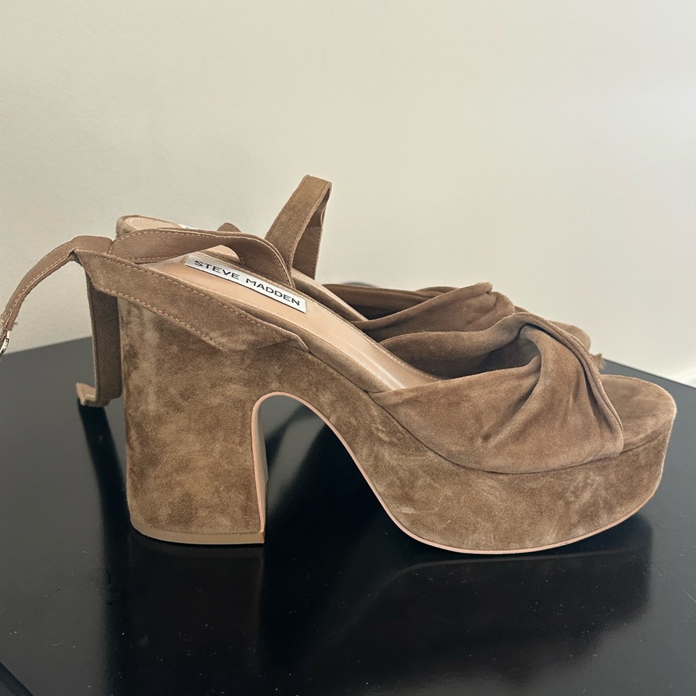 Steve Madden Tan Suede Platform Heels - Picture 2 of 4